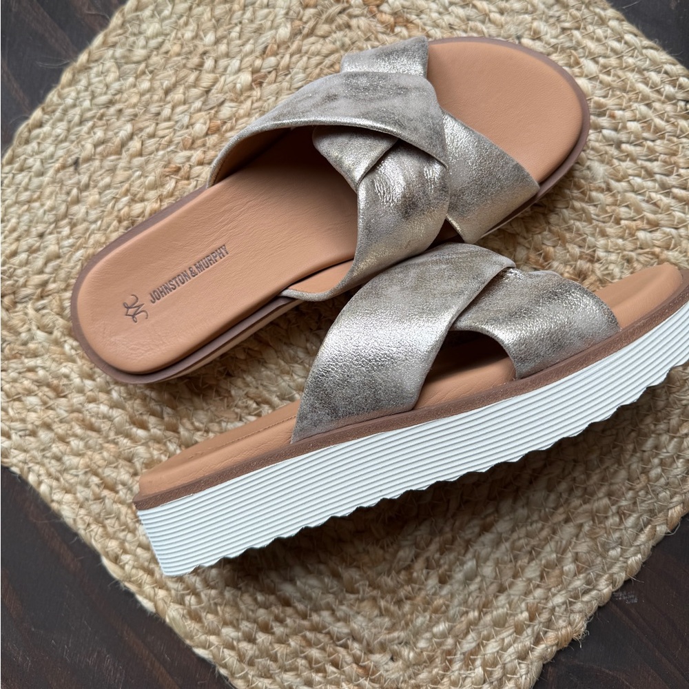 Johnston & Murphy Women's Mitzi Knotted Platform Sandals